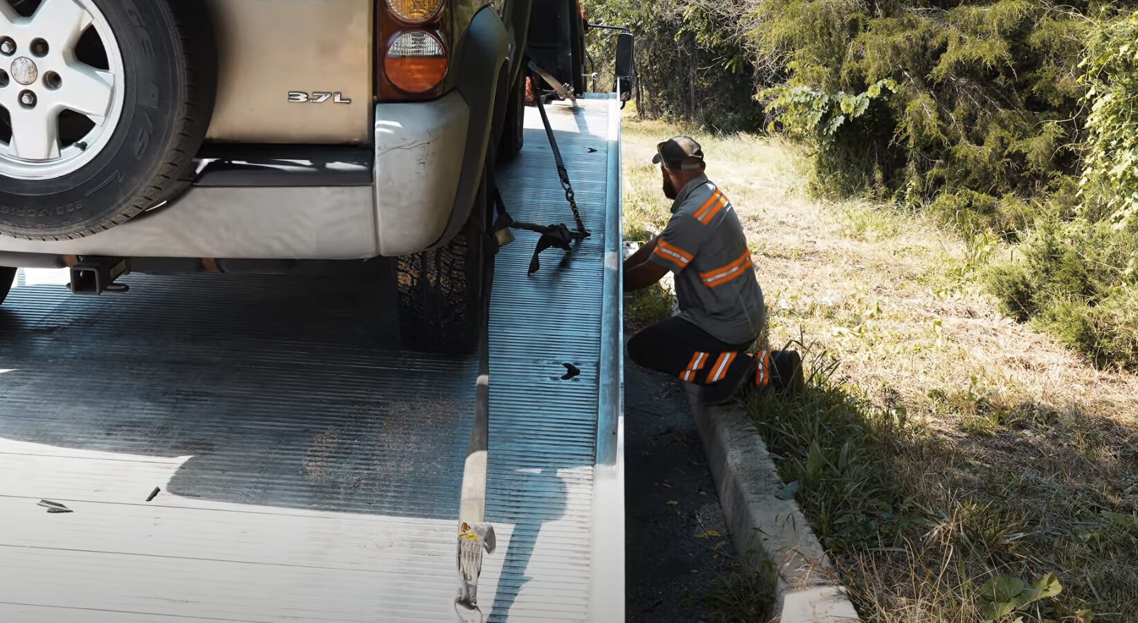 Roadside Assistance Roadside Assistance - Professional towing service in Babylon, NY
